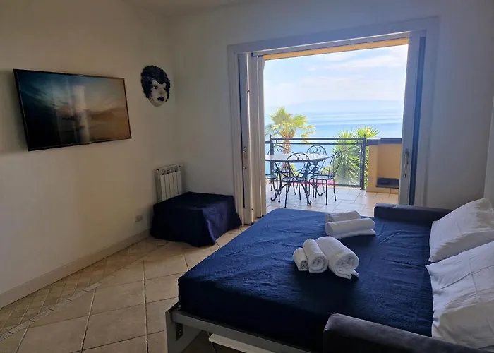 Taormina Bella Vista Apartment In Center With Pool By Taormina Holidays