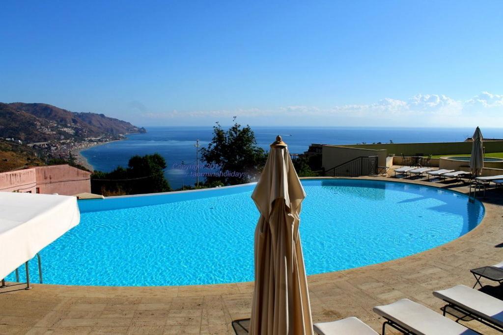Bella Vista In Center With Pool By Holidays * Taormina