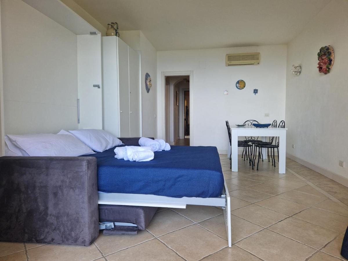 Bella Vista In Center With Pool By Holidays Appartement