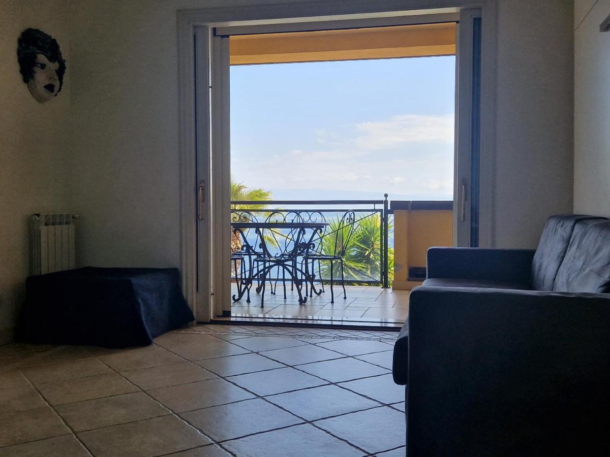Bella Vista In Center With Pool By Holidays Taormina